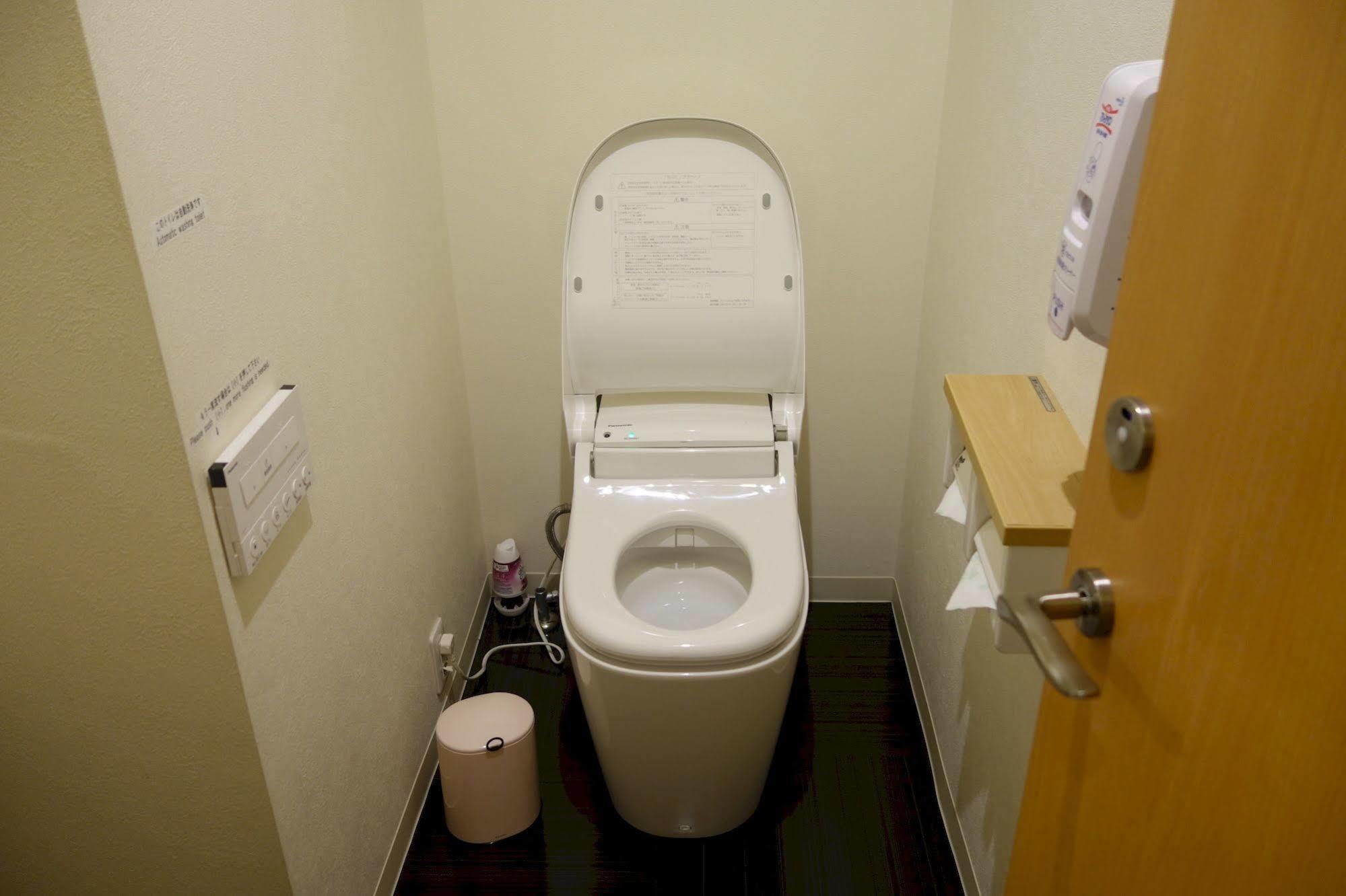 Guesthouse Akicafe Inn Хиросима Экстерьер фото