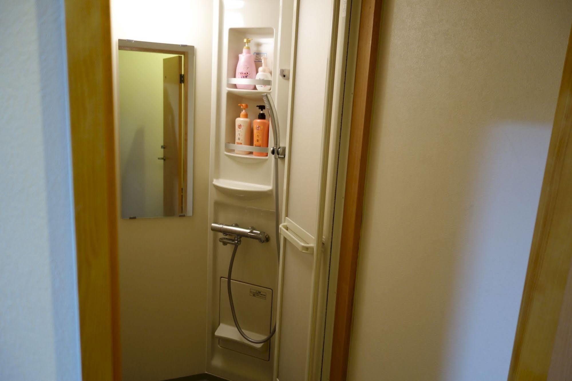 Guesthouse Akicafe Inn Хиросима Экстерьер фото
