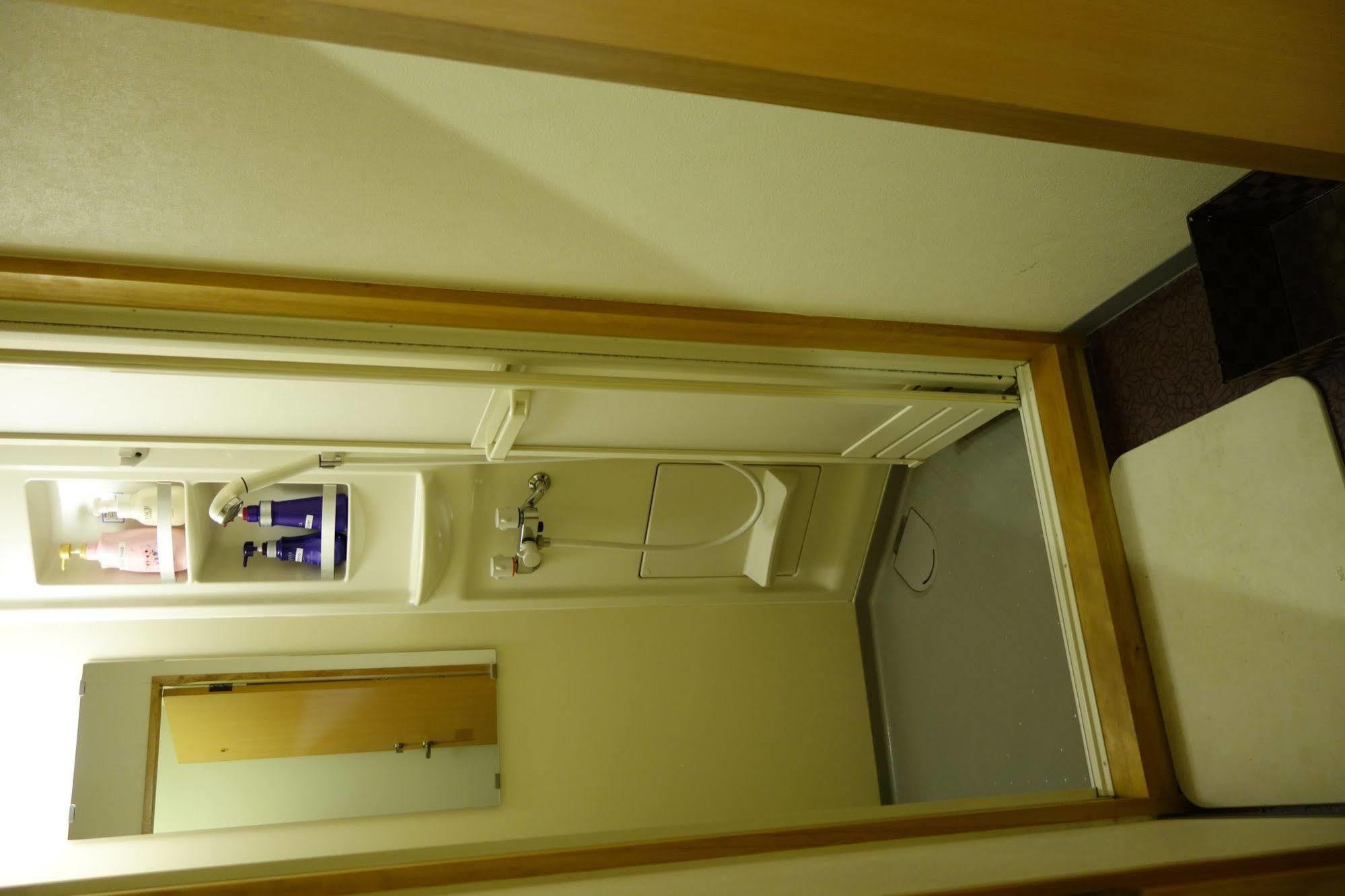 Guesthouse Akicafe Inn Хиросима Экстерьер фото