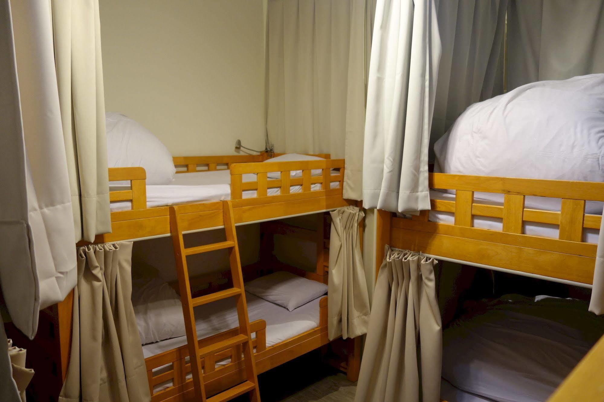 Guesthouse Akicafe Inn Хиросима Экстерьер фото