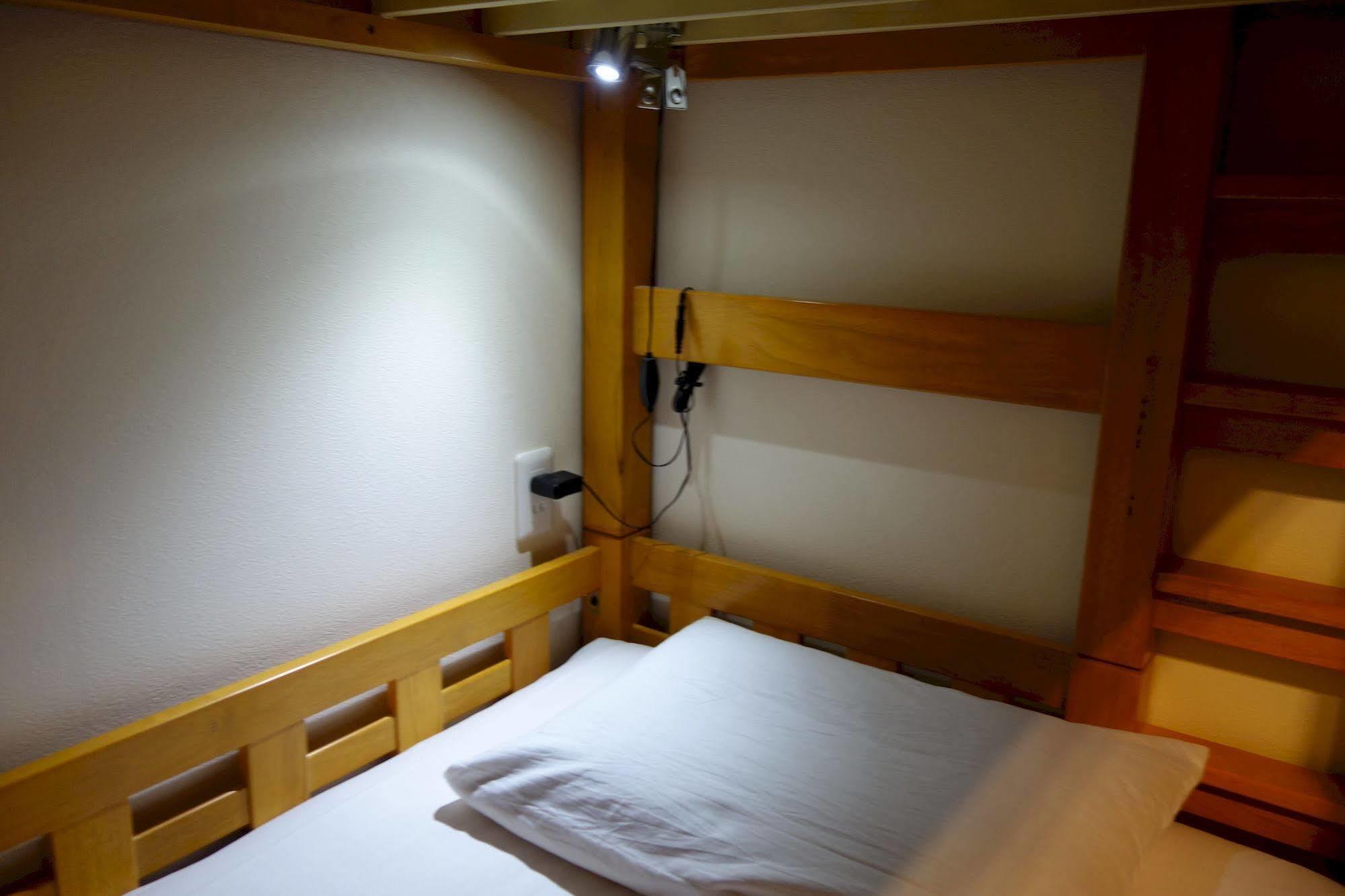 Guesthouse Akicafe Inn Хиросима Экстерьер фото