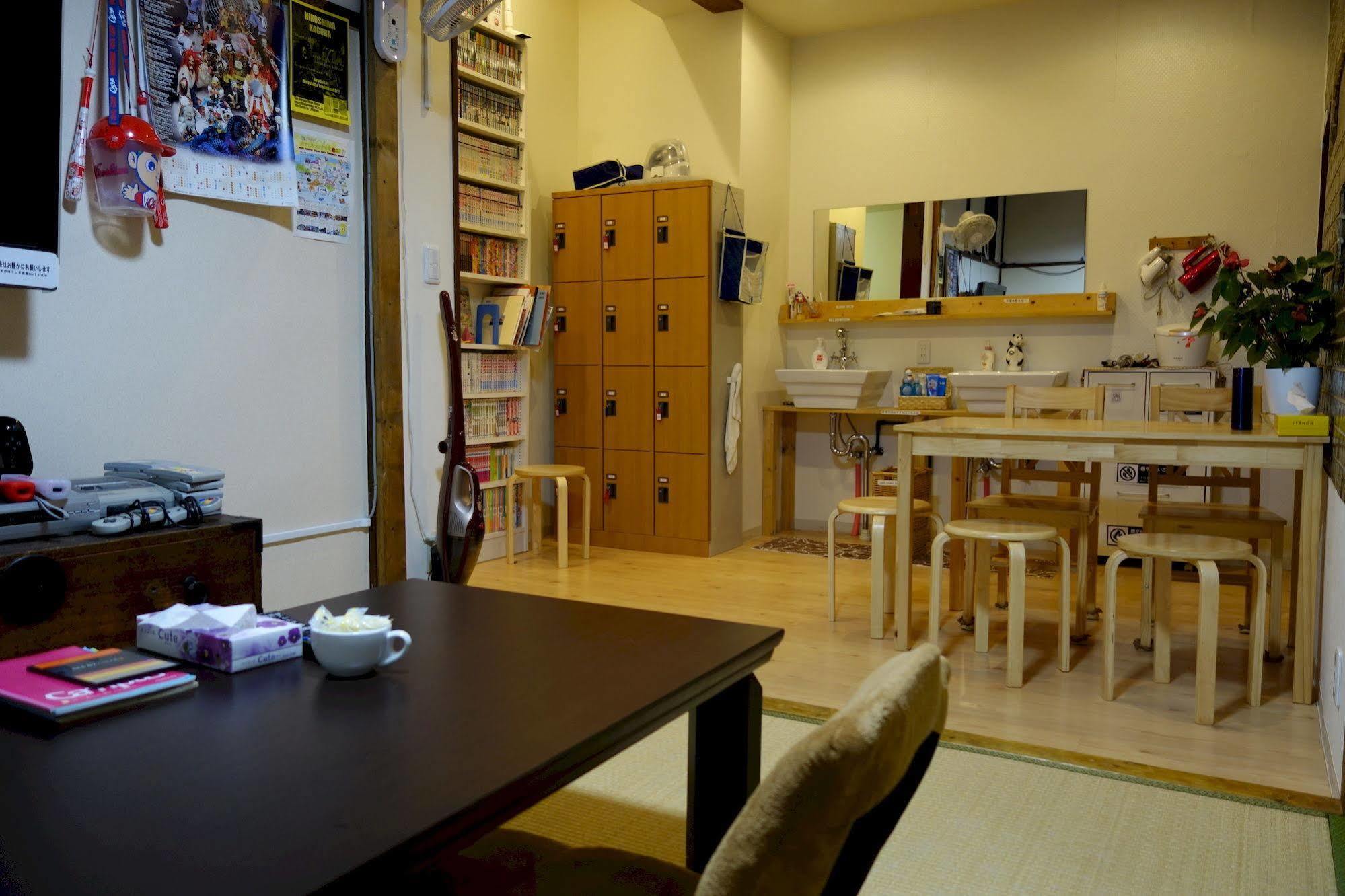 Guesthouse Akicafe Inn Хиросима Экстерьер фото